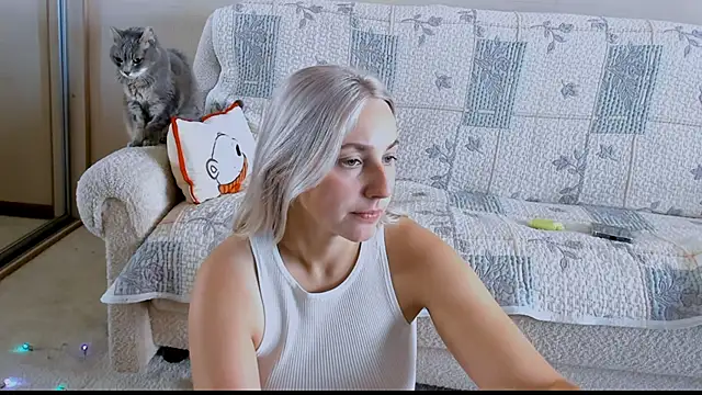 Snapshot of coraline_meow chatting on 09/17/25, 05:31 coraline meow online show from 09/17/25, 05:31