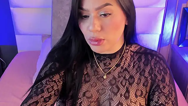 Miah gomez  online show from 04/13/26, 08:02