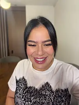 Miah gomez  online show from 04/21/26, 11:11