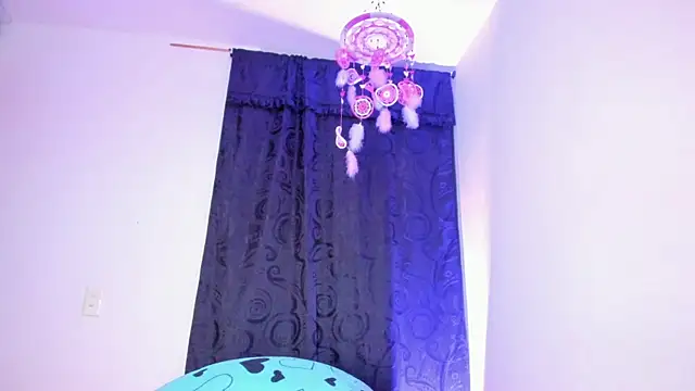 Snapshot of AmyStevenss chatting on 11/20/25, 04:02 AmyStevenss online show from 11/20/25, 04:02