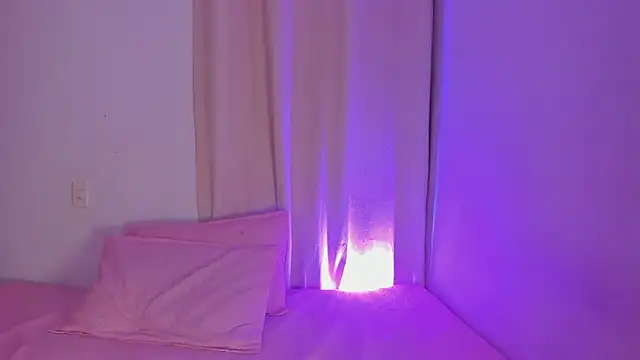 Snapshot of AmyStevenss chatting on 02/17/26, 04:21 AmyStevenss online show from 02/17/26, 04:21