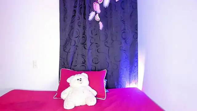 Snapshot of AmyStevenss chatting on 10/08/25, 02:35 AmyStevenss online show from 10/08/25, 02:35