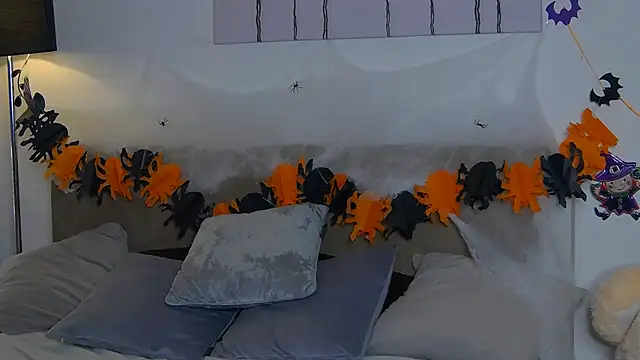 CassKiera online show from 11/03/25, 06:07