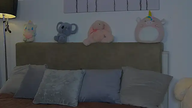 Snapshot of CassKiera chatting on 10/10/25, 04:46 CassKiera online show from 10/10/25, 04:46