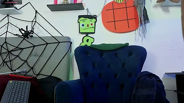 Snapshot of alissonandamy chatting on 10/20/25, 09:04 alissonandamy online show from 10/20/25, 09:04