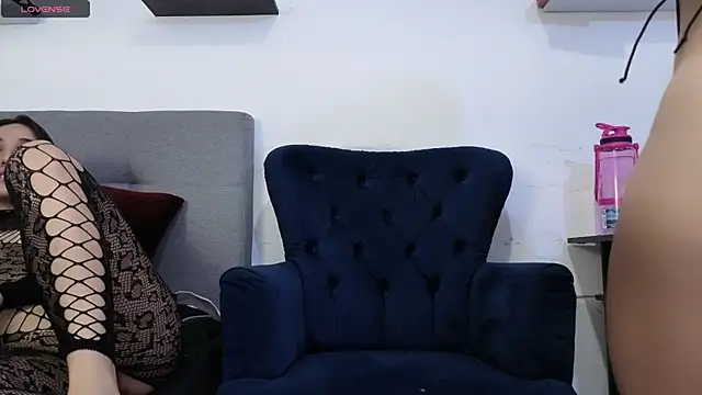 Snapshot of alissonandamy chatting on 02/04/26, 07:53 alissonandamy online show from 02/04/26, 07:53