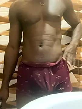 Snapshot of BigBrotherFreak chatting on 12/04/25, 06:29 BigBrotherFreak online show from 12/04/25, 06:29