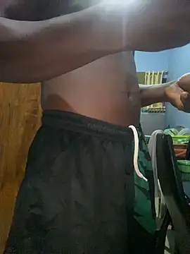 Snapshot of BigBrotherFreak chatting on 11/04/25, 02:48 BigBrotherFreak online show from 11/04/25, 02:48