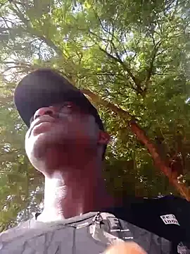 Snapshot of BigBrotherFreak chatting on 11/09/25, 08:51 BigBrotherFreak online show from 11/09/25, 08:51