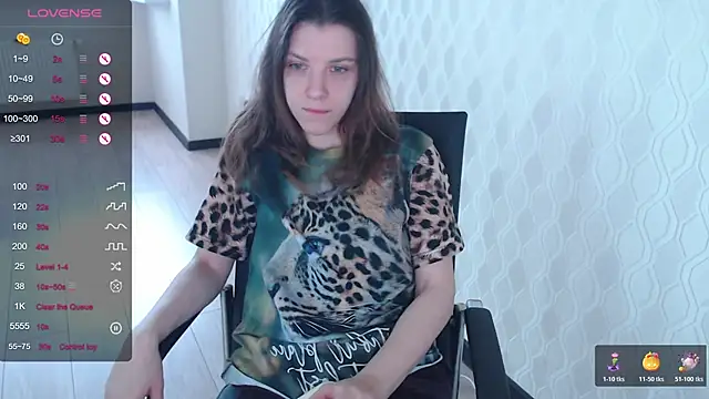 LisaHeart online show from 11/19/25, 11:54