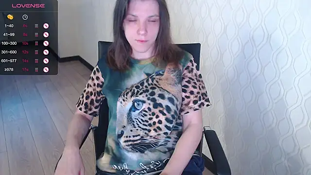 Snapshot of LisaHeart chatting on 06/30/26, 12:21 LisaHeart online show from 06/30/26, 12:21