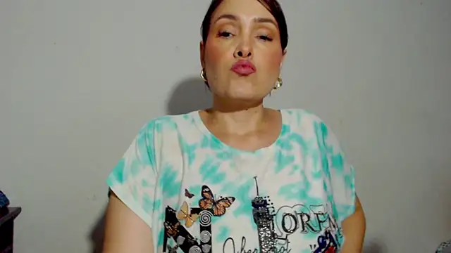 Snapshot of Miss_Agatha chatting on 11/02/25, 03:00 Miss Agatha online show from 11/02/25, 03:00