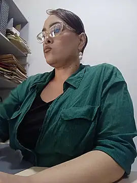 Snapshot of Miss_Agatha chatting on 04/13/26, 01:15 Miss Agatha online show from 04/13/26, 01:15