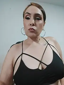 Snapshot of Miss_Agatha chatting on 04/07/26, 12:34 Miss Agatha online show from 04/07/26, 12:34