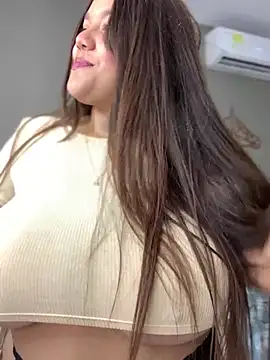 Snapshot of Michellesexxy chatting on 02/07/25, 06:56 Michellesexxy online show from 02/07/25, 06:56