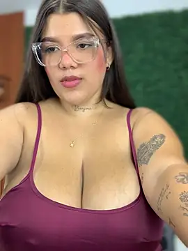 Snapshot of Michellesexxy chatting on 03/11/25, 03:14 Michellesexxy online show from 03/11/25, 03:14