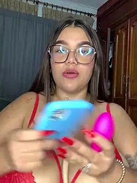 Snapshot of Michellesexxy chatting on 12/13/24, 12:09 Michellesexxy online show from 12/13/24, 12:09