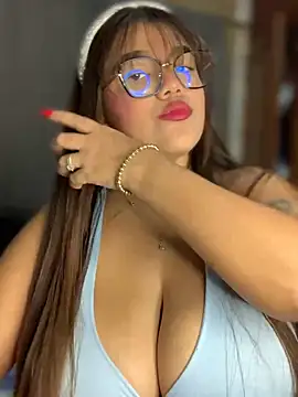 Snapshot of Michellesexxy chatting on 12/14/24, 09:13 Michellesexxy online show from 12/14/24, 09:13