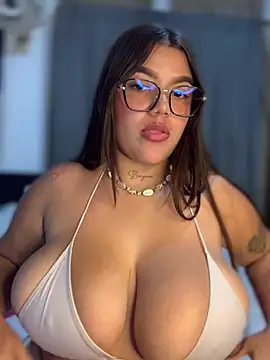 Snapshot of Michellesexxy chatting on 01/25/25, 11:00 Michellesexxy online show from 01/25/25, 11:00