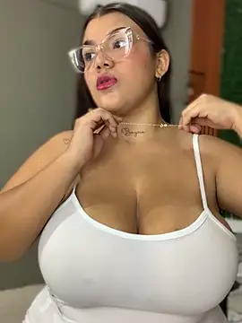 Snapshot of Michellesexxy chatting on 03/14/25, 03:48 Michellesexxy online show from 03/14/25, 03:48