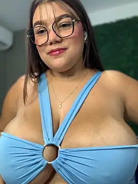 Snapshot of Michellesexxy chatting on 01/29/25, 08:35 Michellesexxy online show from 01/29/25, 08:35