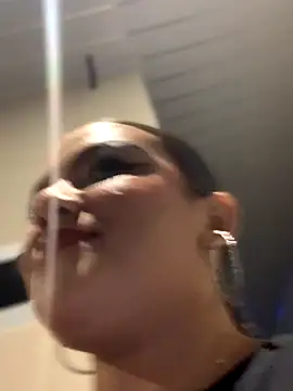 Snapshot of Michellesexxy chatting on 10/29/25, 12:20 Michellesexxy online show from 10/29/25, 12:20