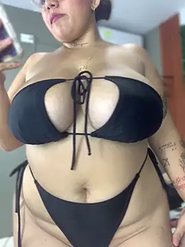 Snapshot of Michellesexxy chatting on 03/16/25, 06:53 Michellesexxy online show from 03/16/25, 06:53