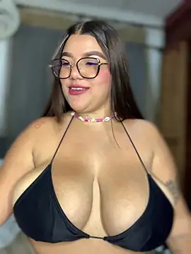 Snapshot of Michellesexxy chatting on 01/22/25, 05:26 Michellesexxy online show from 01/22/25, 05:26