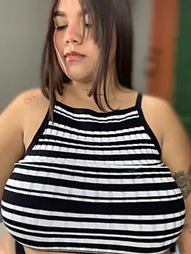 Snapshot of Michellesexxy chatting on 02/22/25, 08:09 Michellesexxy online show from 02/22/25, 08:09