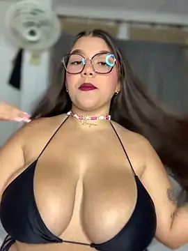 Snapshot of Michellesexxy chatting on 01/22/25, 02:26 Michellesexxy online show from 01/22/25, 02:26