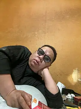 punk0805 online show from 04/05/26, 01:51