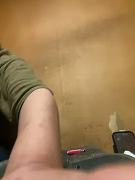 punk0805 online show from 10/13/25, 01:56