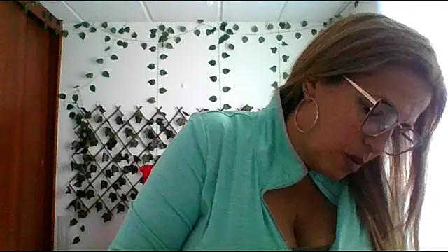 RossanaLionheart online show from 11/16/25, 12:32