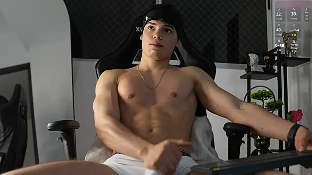 Snapshot of Max_cortes1 chatting on 10/16/25, 12:19 Max cortes1 online show from 10/16/25, 12:19