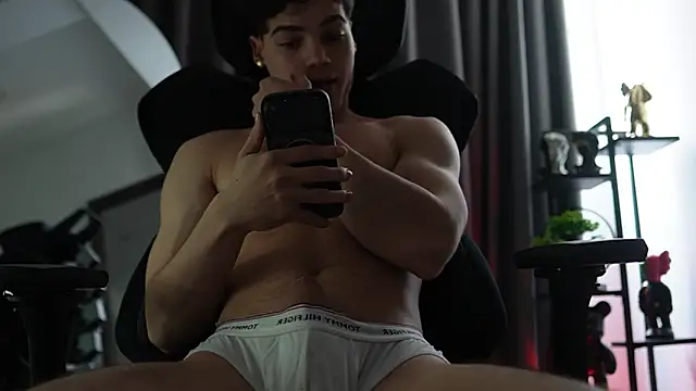 Max cortes1 online show from 03/12/26, 04:33