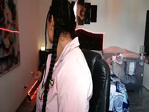 CarolinaRincon online show from 09/19/25, 06:45