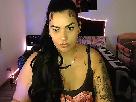 CarolinaRincon online show from 10/08/25, 10:43