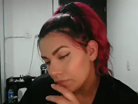 CarolinaRincon online show from 02/22/25, 10:42