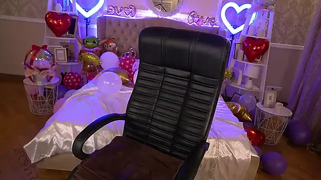 IsabellaFoxyy online show from 02/20/25, 04:47