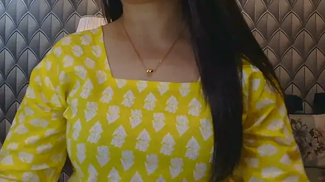 Snapshot of Mishika_Gill chatting on 06/04/26, 03:44 Mishika Gill online show from 06/04/26, 03:44