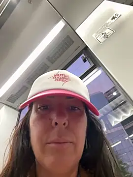 Snapshot of eveangelll chatting on 09/17/25, 04:03 eveangelll online show from 09/17/25, 04:03