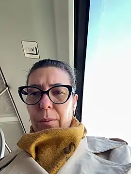 Snapshot of eveangelll chatting on 03/06/25, 09:03 eveangelll online show from 03/06/25, 09:03