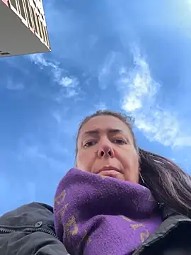 Snapshot of eveangelll chatting on 11/26/25, 11:32 eveangelll online show from 11/26/25, 11:32