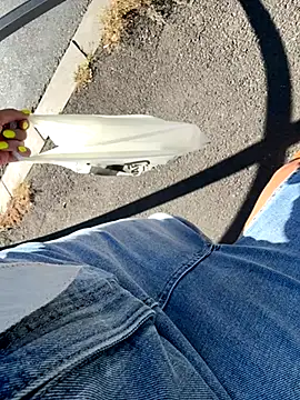 Snapshot of eveangelll chatting on 09/16/25, 07:20 eveangelll online show from 09/16/25, 07:20