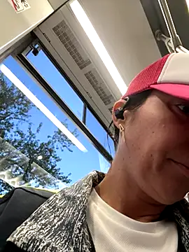 Snapshot of eveangelll chatting on 09/19/25, 03:54 eveangelll online show from 09/19/25, 03:54