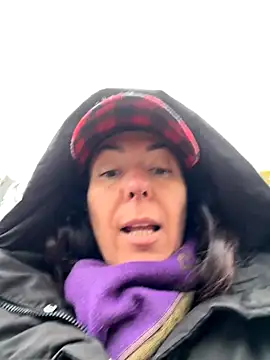 Snapshot of eveangelll chatting on 11/10/25, 07:24 eveangelll online show from 11/10/25, 07:24