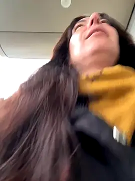 Snapshot of eveangelll chatting on 11/11/25, 08:31 eveangelll online show from 11/11/25, 08:31