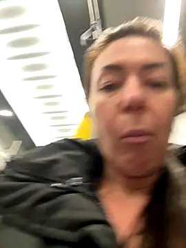 Snapshot of eveangelll chatting on 11/27/25, 04:57 eveangelll online show from 11/27/25, 04:57