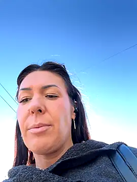 Snapshot of eveangelll chatting on 10/20/25, 07:20 eveangelll online show from 10/20/25, 07:20