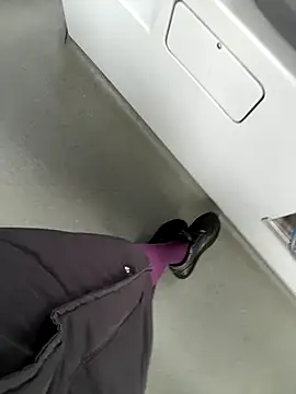 Snapshot of eveangelll chatting on 11/16/25, 08:30 eveangelll online show from 11/16/25, 08:30